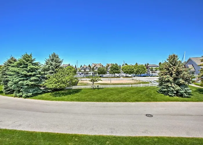 Manistee Haven! Marina View And Lake Michigan