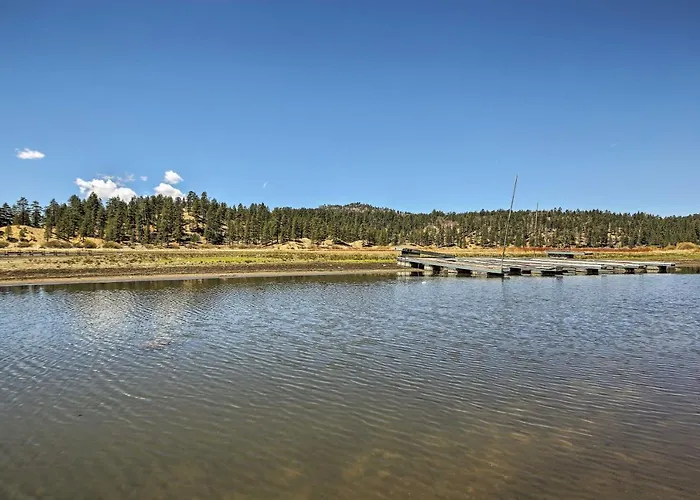 Walk To Lake: Cabin W/ Deck & Views In Fawnskin