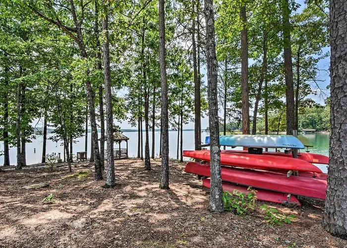 Views, Pools & Marina: Lake Keowee Condo!