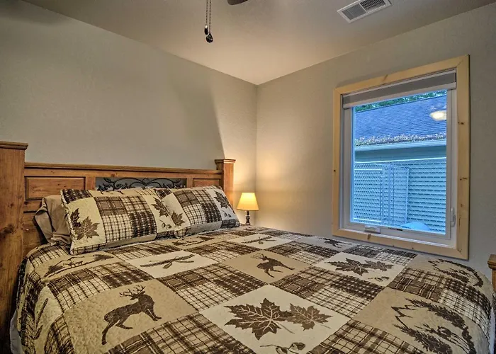 Pet-Friendly Petoskey Area Cabin, Walk To River!