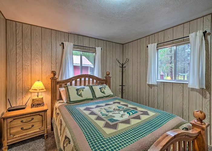 2 Cozy Island Park Cabins W/ Near The Lake!