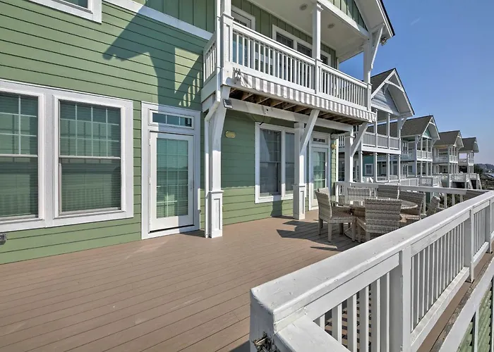 Manteo Waterfront Resort Home W/ 30-Ft Dock!