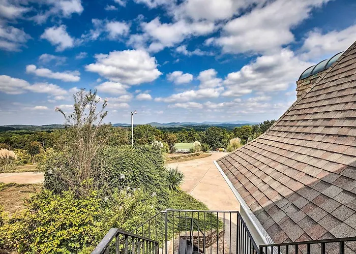 Lake Allatoona Area Studio W/ Pool And Views!