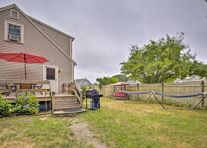 Walk To Beach & Main St: Dog-Friendly Cape Cod Gem