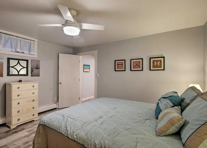 Martha'S Vineyard Apt ~ 1 Mile To Inkwell Beach!