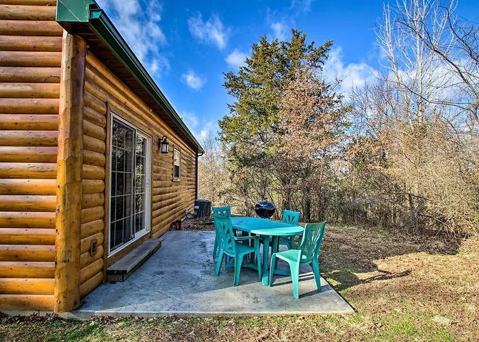 Close To Vineyards: Updated New Haven Retreat!
