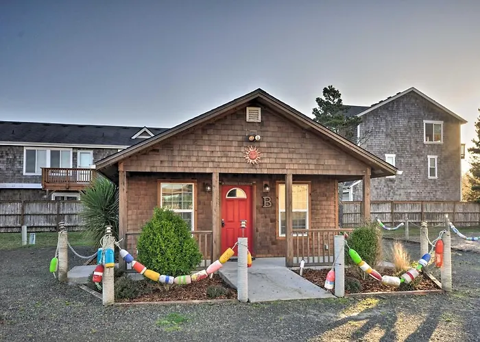 Coastal Retreat In Long Beach: Walk To Attractions