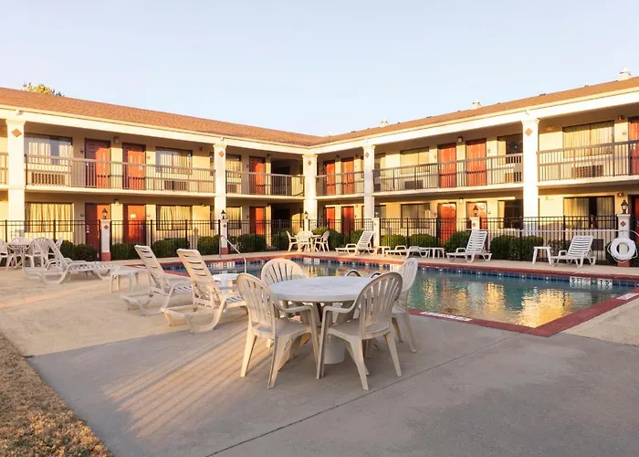 Days Inn By Wyndham Adairsville