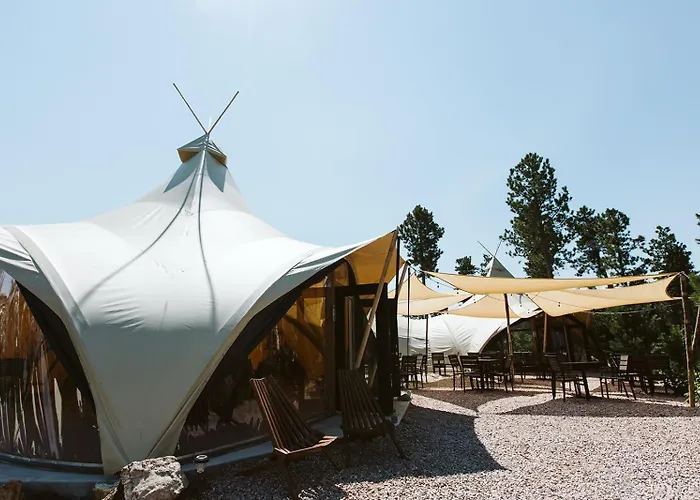 Under Canvas Mount Rushmore