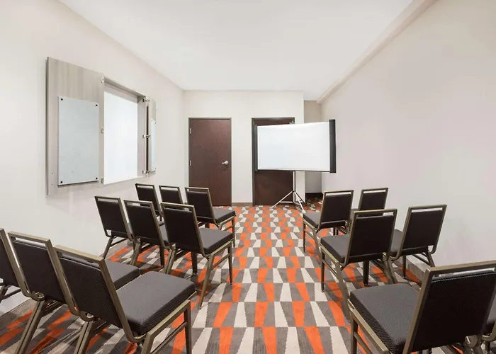 Microtel Inn & Suites By Wyndham Perry