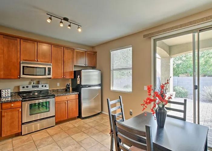 Dog-Friendly Retreat W/ Patio & Yard In Gilbert!