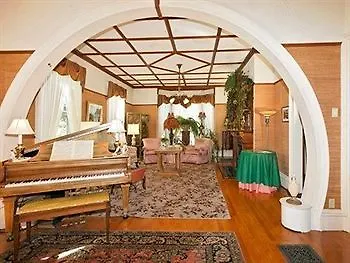 Offline: Galen C Moses House B And