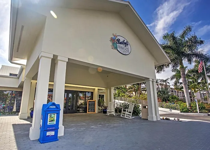 Sanibel Island Studio: Pool Access, Walk To Beach