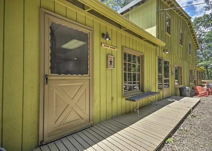 'John Wayne' Apartment - Deck, Bbq, Horses On-Site