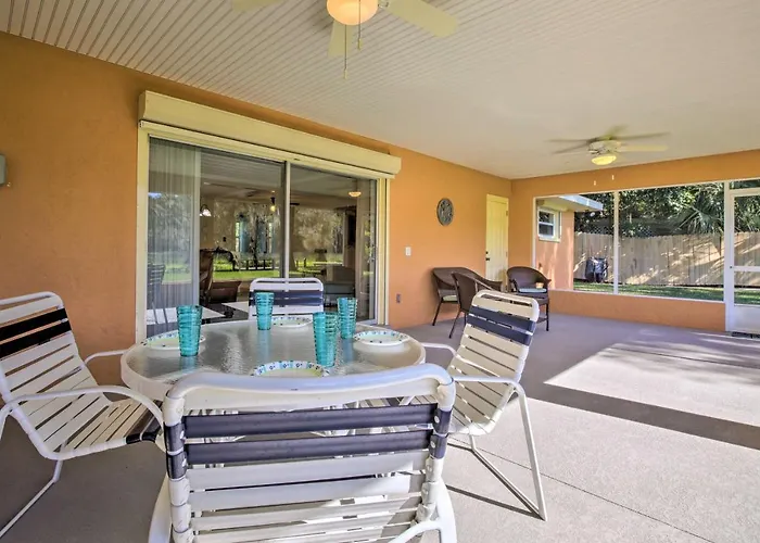 Rainbow River Oasis W/ Kayaks + Furnished Sunroom!