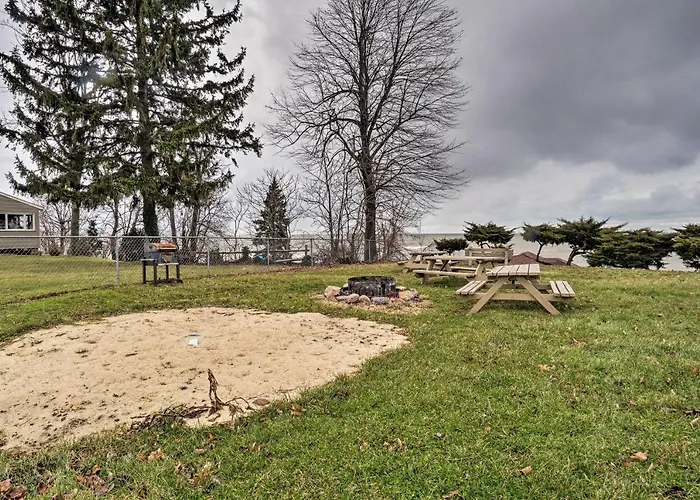 Lakefront Geneva Vacation Rental - Walk To Strip!