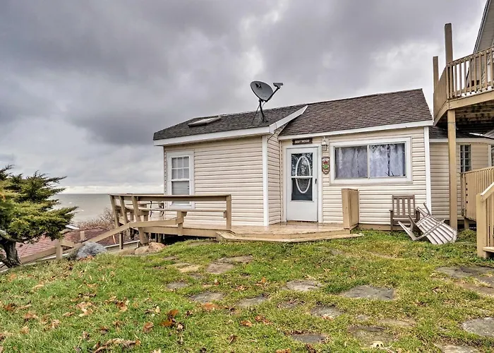 Lakefront Geneva Vacation Rental - Walk To Strip!