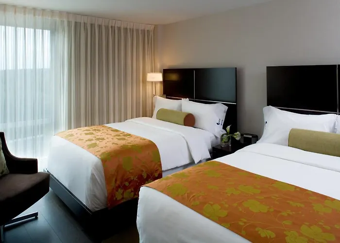 Hotel Indigo Boston - Newton Riverside