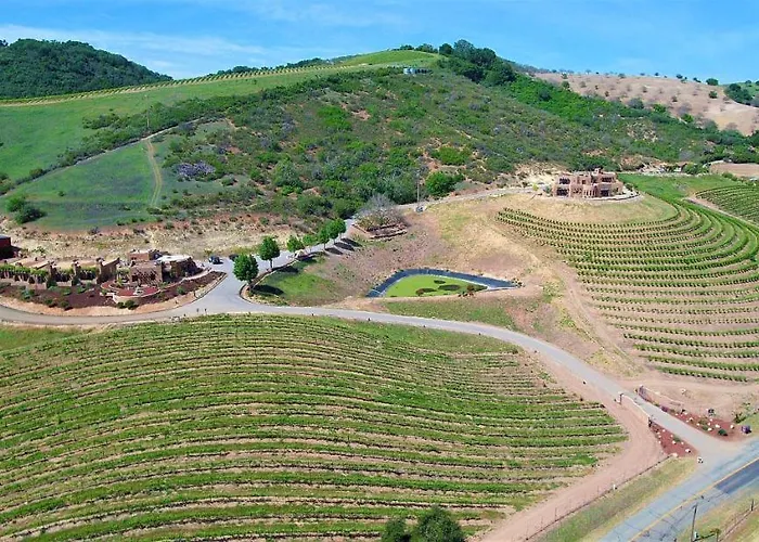 Sirena Vineyard Resort - 3 Bedroom Guest House