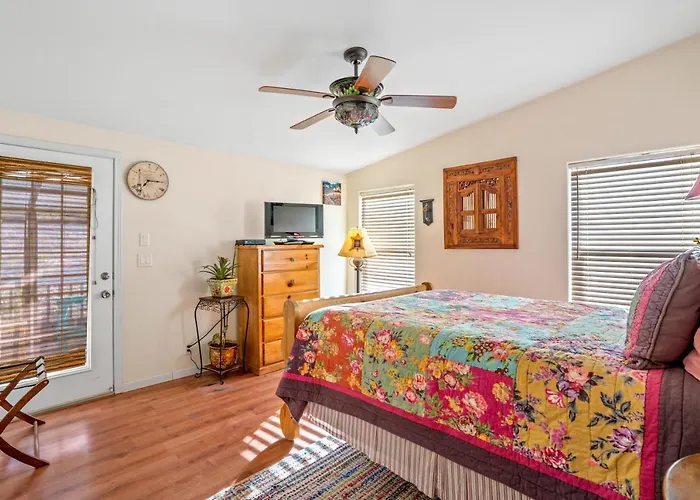 Sirena Vineyard Resort - 3 Bedroom Guest House