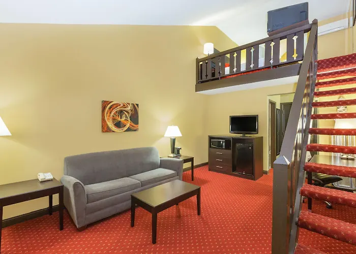 Days Inn & Suites By Wyndham Coralville / Iowa City