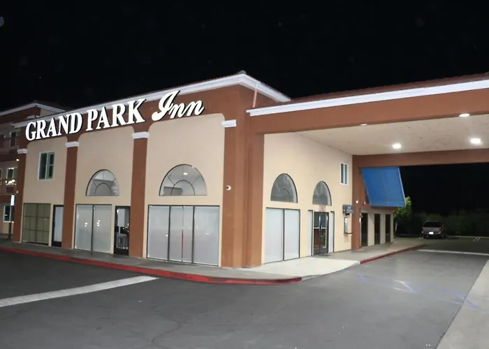 Grand Park Inn