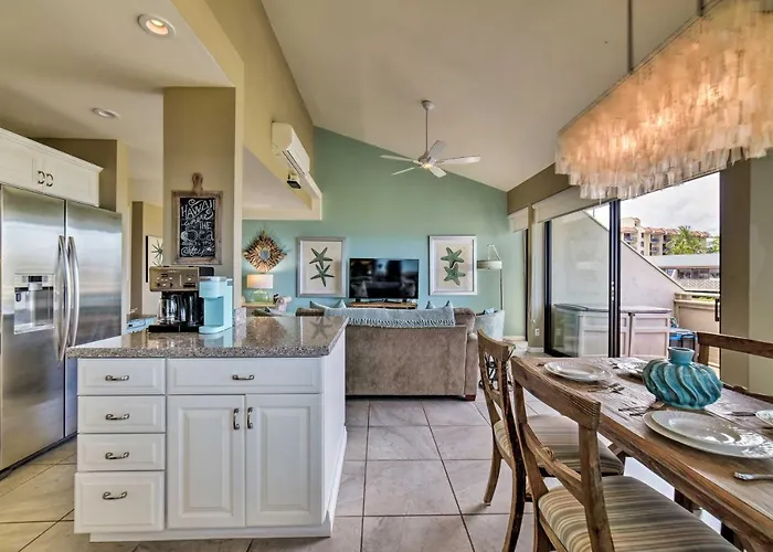Ocean-View Kihei Condo W/ Pool Access!
