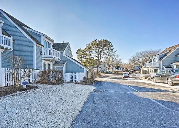Ocean-View Gem W/ Private Beach In Mashpee!