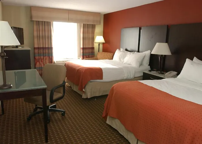Holiday Inn Hotel & Suites Owatonna