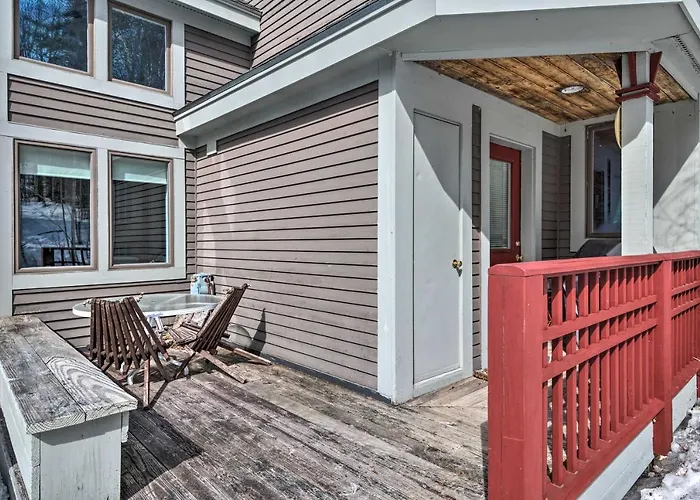 Updated Condo Next To Burke Mountain Bike Trails!
