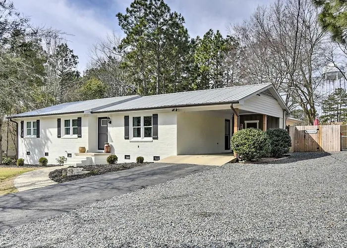 Studio W/ Patio - Walk To Hikes, Sights & Bites