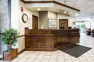 Econo Lodge Inn & Suites Southwest