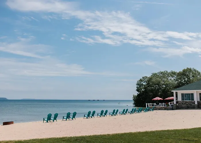 Breakers Resort - Lakeside
