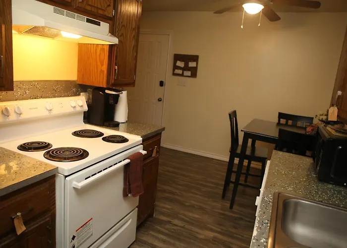 2 Bed/ 1 Bath Next To Ft. Sill
