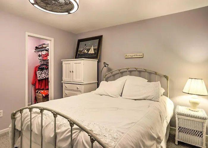 The Shores Condo W/ Beach Access < 2 Mi To Dtwn!