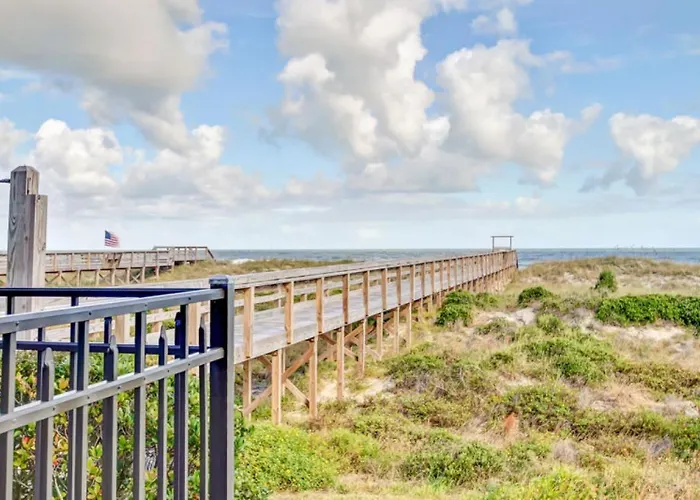 2Nd Floor, Newly Remodeled 2 Bed/2 Bath Ocean Front Condo, Sleeps 6.
