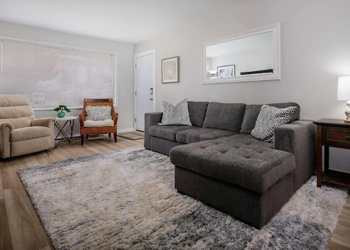 Walnut Bungalow East