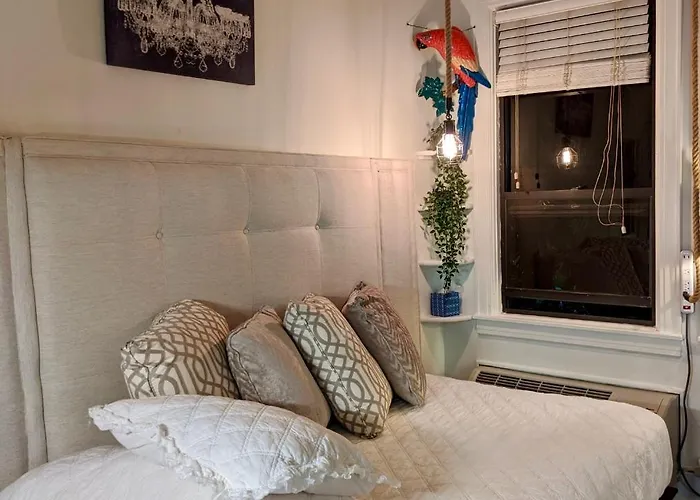 Palm Beach Historic Hotel: Petite Retreat Near Beach
