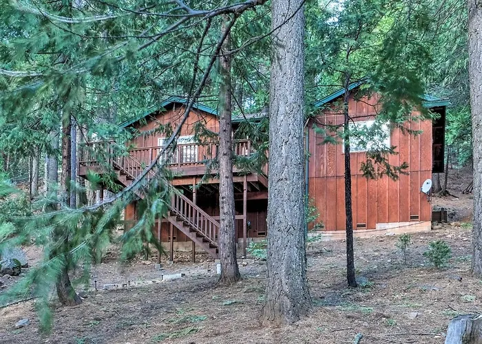 4 Mi To Big Tree State Park: Serene Cabin W/ Deck