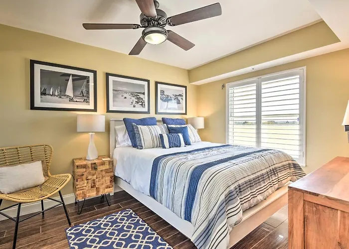Luxe Oceanfront Condo W/ Pool, Beach Access + Gear
