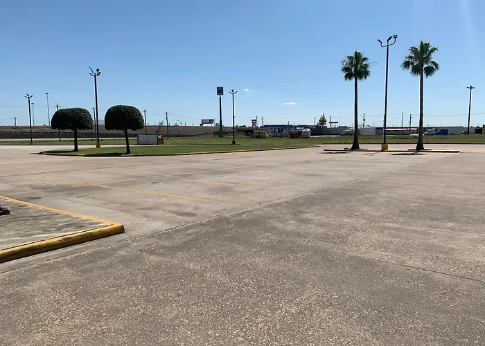 Super 8 By Wyndham Baytown I-10