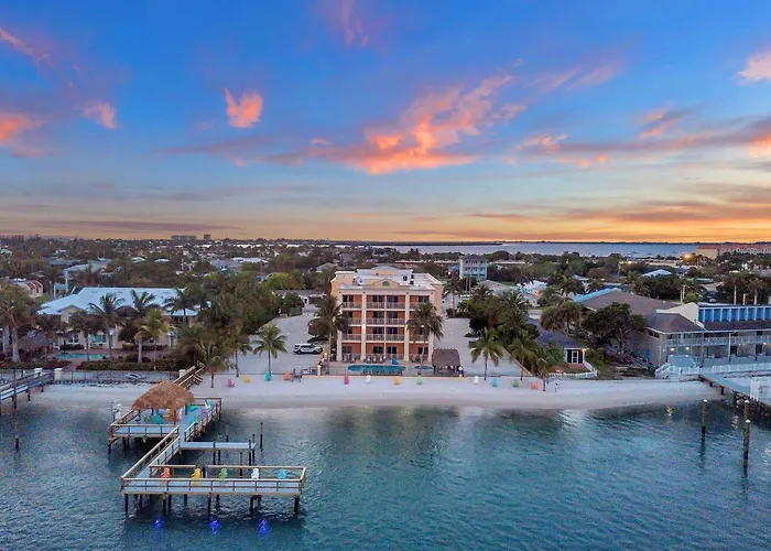 Hutchinson Island Hotel
