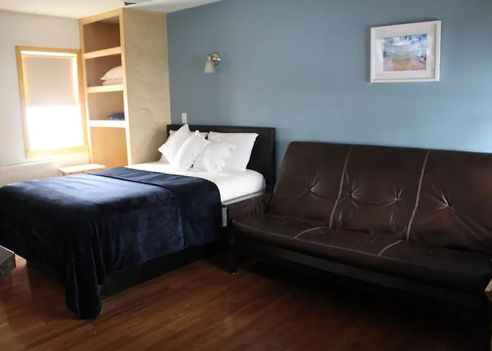 Lakes Inn