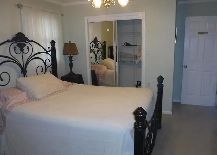 Serenity Hill Bed And Breakfast