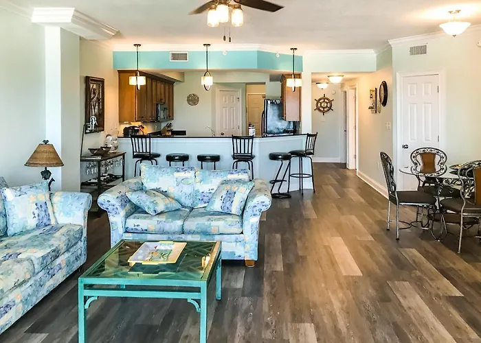 Paradise Shores 305