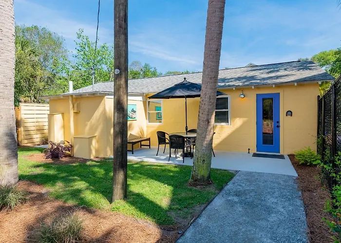 Folly Vacation Laid Back Casual Beach Bungalow 209-B